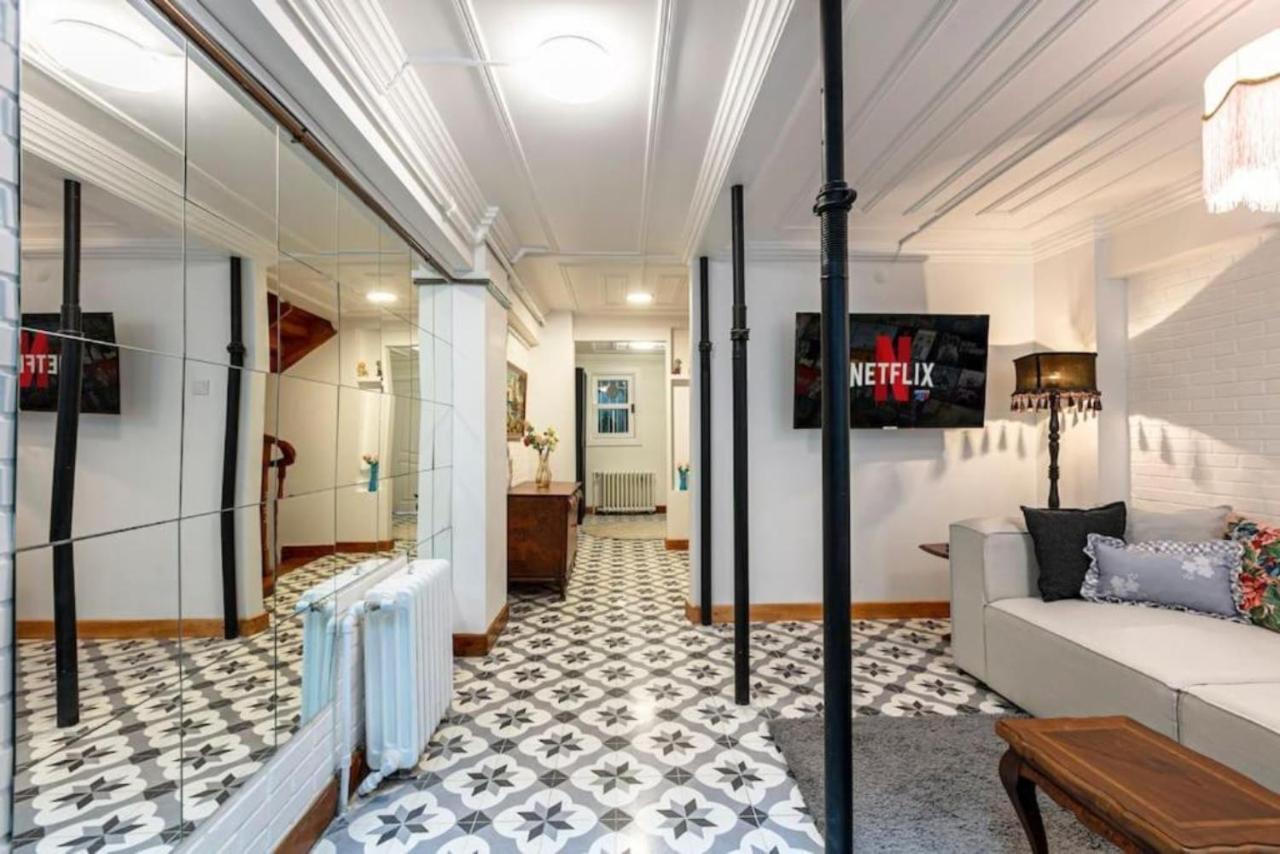 Historical 4-Br Home Steps From Besiktas Stadium & Bosphorus Views - Prime Nisantasi Location! Istanbul Eksteriør bilde