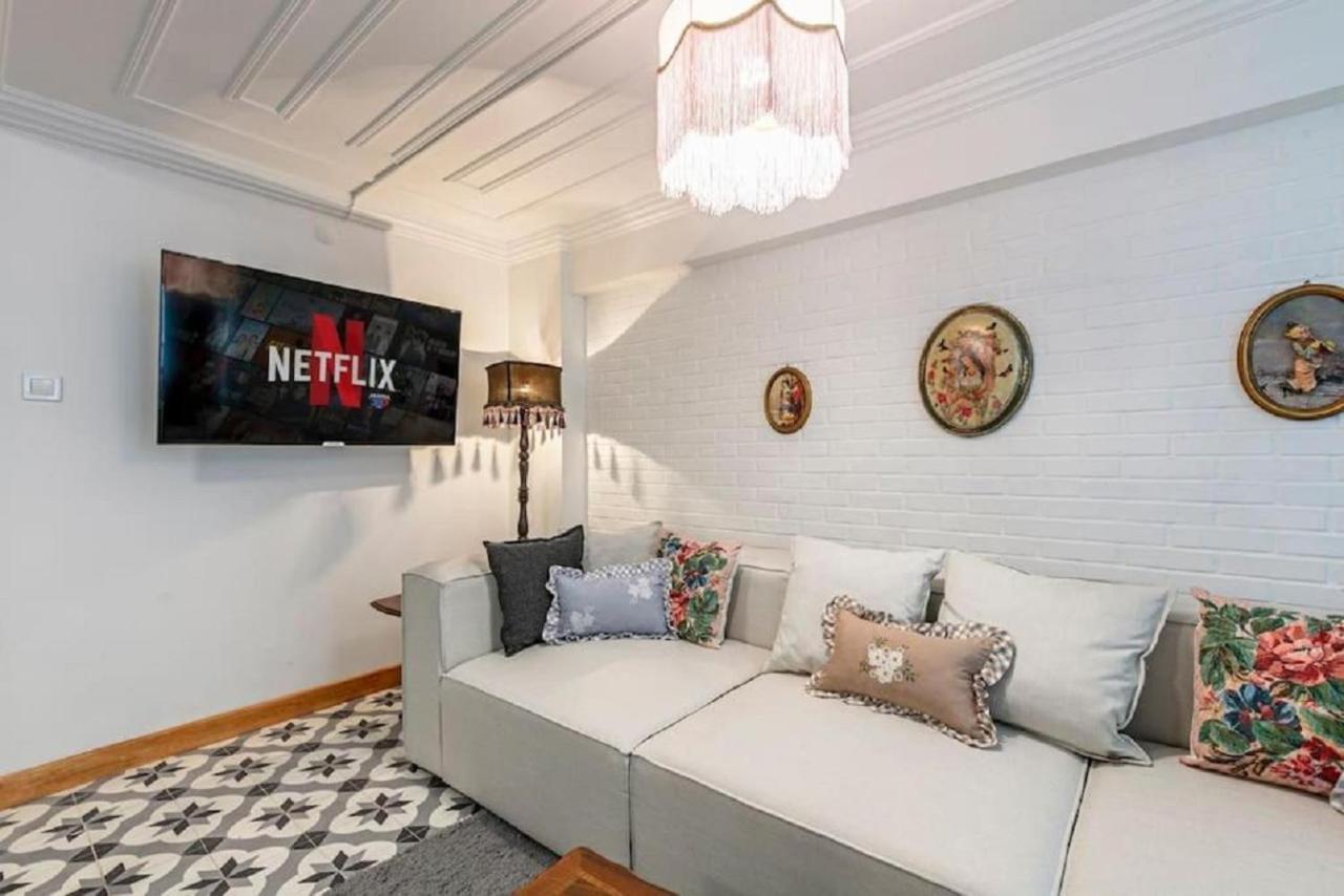 Historical 4-Br Home Steps From Besiktas Stadium & Bosphorus Views - Prime Nisantasi Location! Istanbul Eksteriør bilde